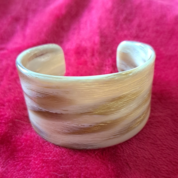 Vintage horn cuff bracelet - Picture 2 of 5